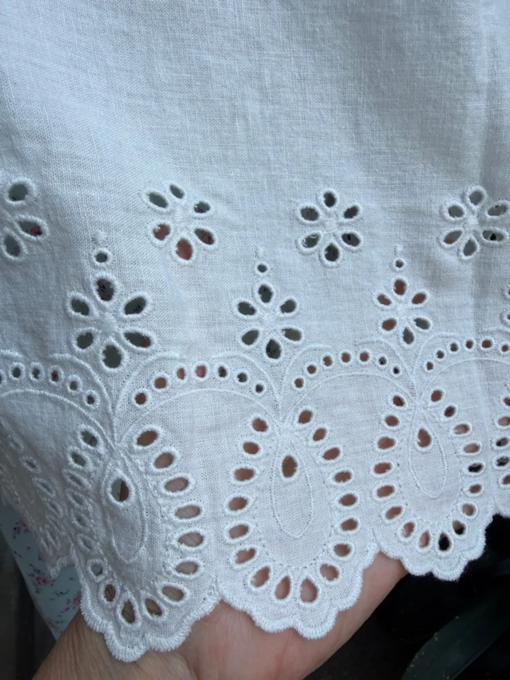 New GAP Sleeveless Off White Eyelet Linen Hem Tank Top - Picture 7 of 8